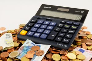 Umsatzsteuer 2023 https://www.puktest.de/wp-content/uploads/2022/12/euro-g52b22a701_1920.jpg