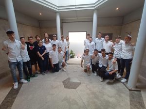Die israelischen Jugendlichen besuchen die KZ-Gedenkstätte Flossenbürg