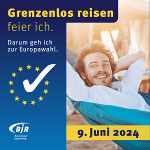 "Grenzenlos reisen feier ich" Flyer der Aktion "Feier ich" zur Europawahl 2024. Auf der rechten Seite ist eine Person lächelnd in einer Hängematte liegend zu sehen