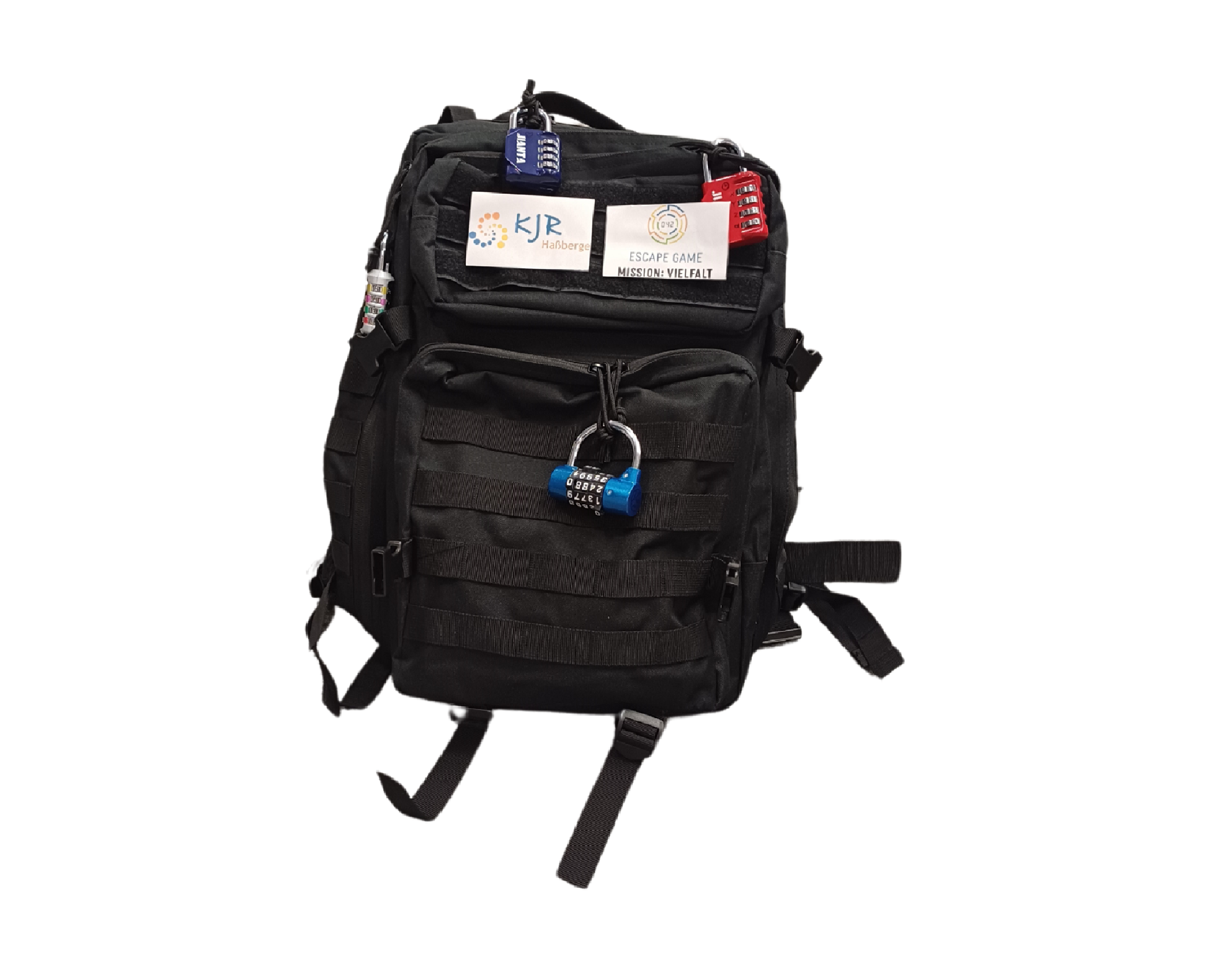Der verschlossene Escape Game Rucksack, bei dem ein paar Schlösser von außen sichtbar sind.